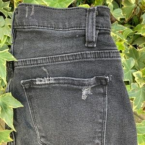 BDG Girlfriend High-Rise Denim Short – Black